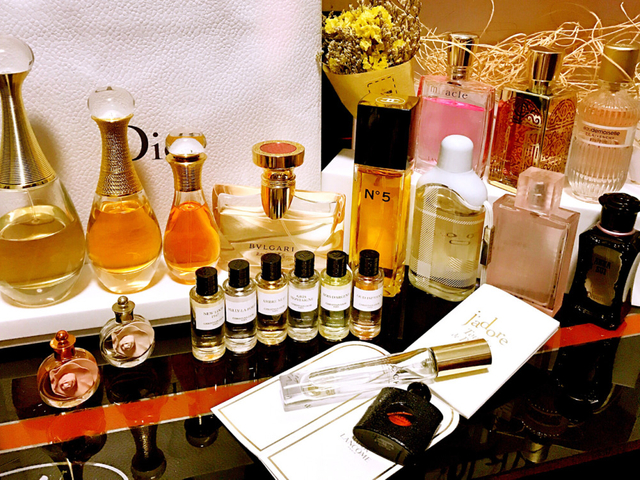 ZHPF-50Y香水化妆品灌装旋盖机